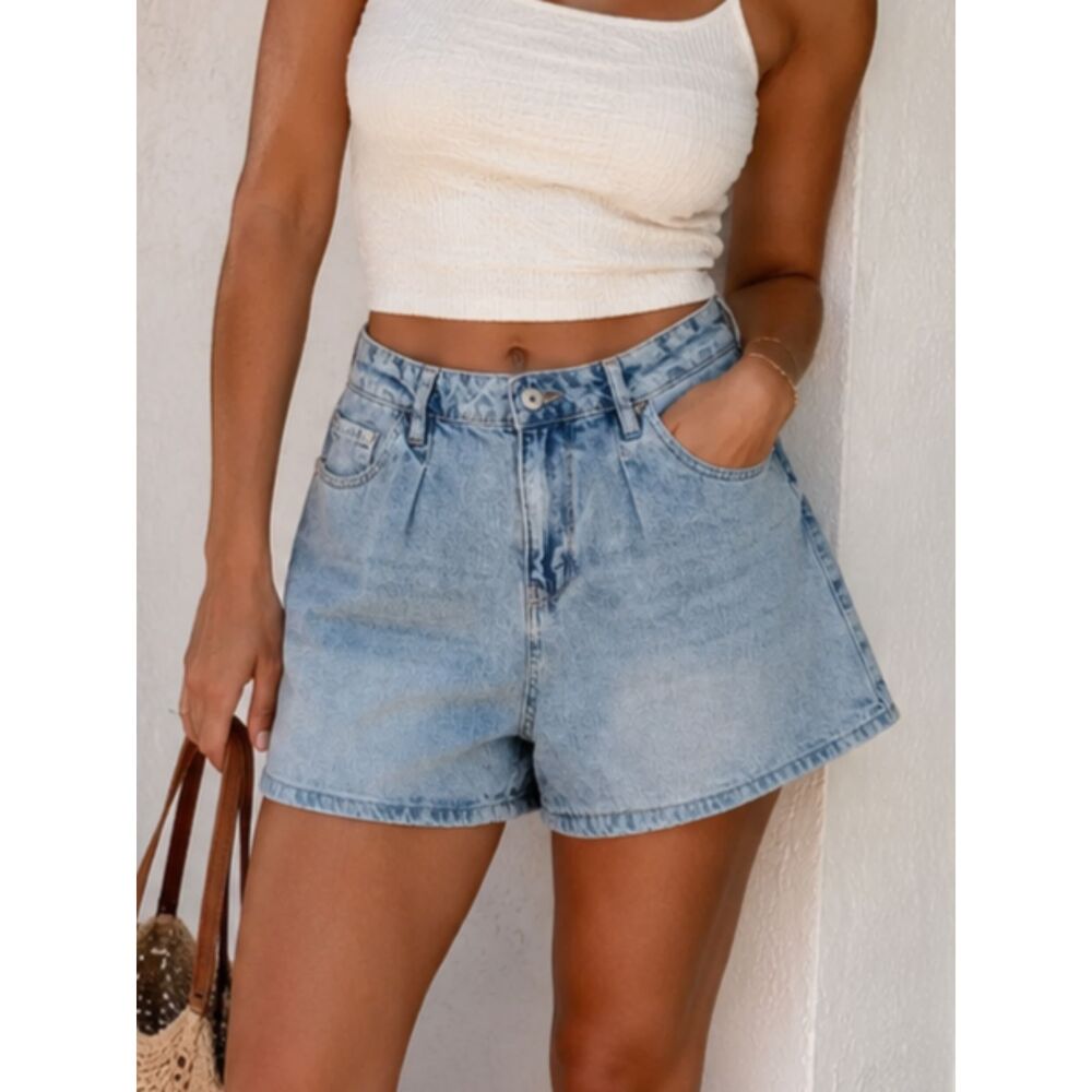 NEW! Wallflower Girlfriend High Rise Denim Shorts Size 9/29 Light Wash Cotton